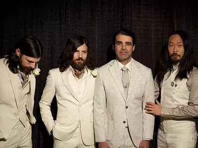 Image: Avett Brothers continue 'flying under the clouds'