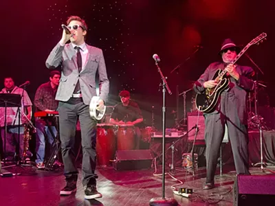 Mayer Hawthorne live at the DMAs.
