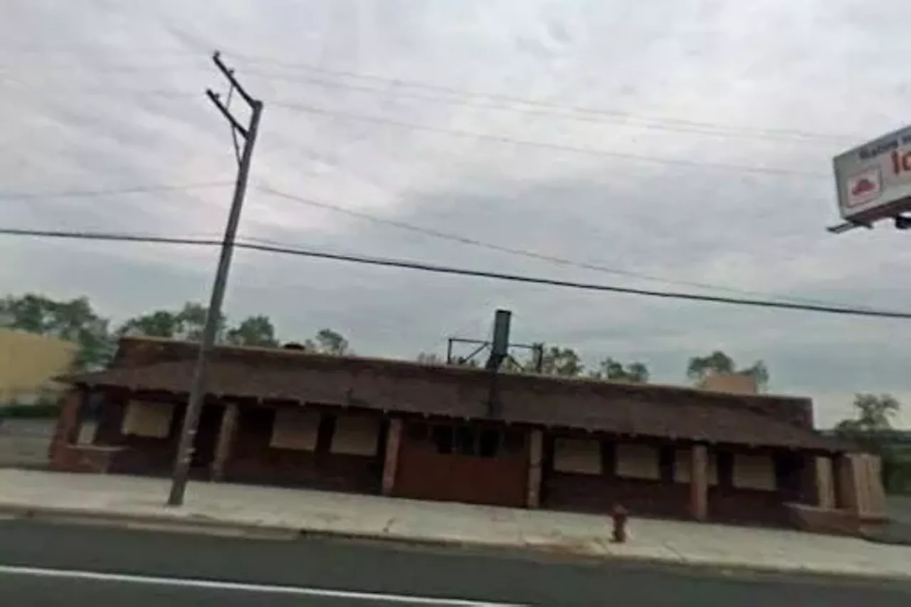 Then &#151; 2009 The Reef 6640 East 8 Mile Road, Detroit Photo via GoogleMaps