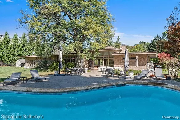 Image: Bloomfield home designed by Minoru Yamasaki listed for $2.95M