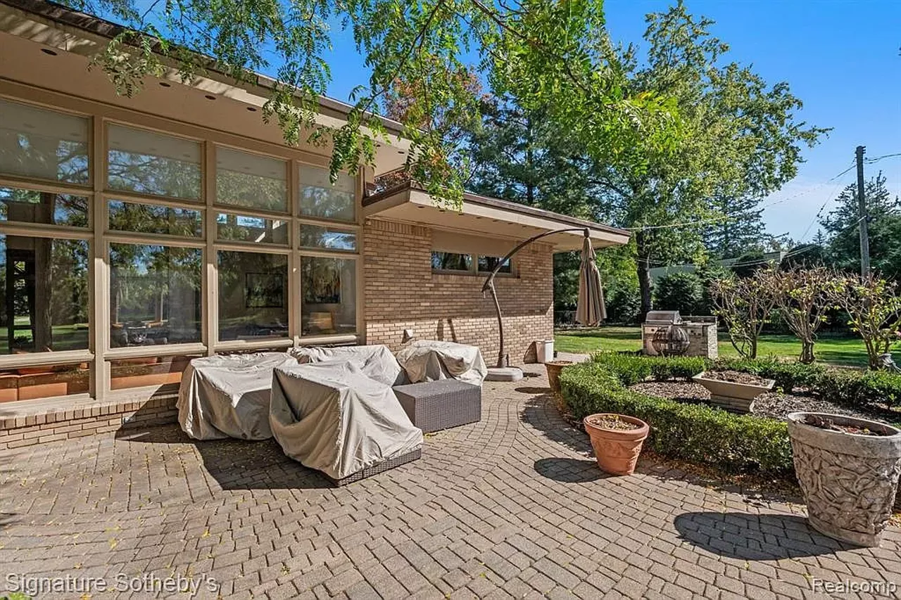 Image: Bloomfield home designed by Minoru Yamasaki listed for $2.95M