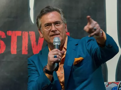 Bruce Campbell.