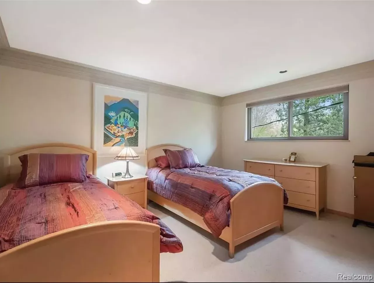 Image: Calling all plant parents &#151;&nbsp;this Franklin home has a solarium for all your leaf-bearing children