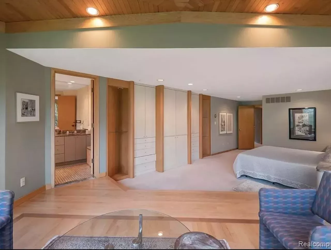 Image: Calling all plant parents &#151;&nbsp;this Franklin home has a solarium for all your leaf-bearing children