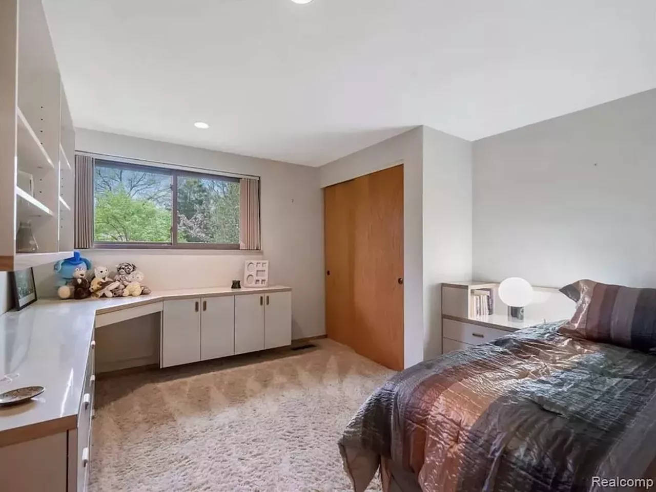 Image: Calling all plant parents &#151;&nbsp;this Franklin home has a solarium for all your leaf-bearing children