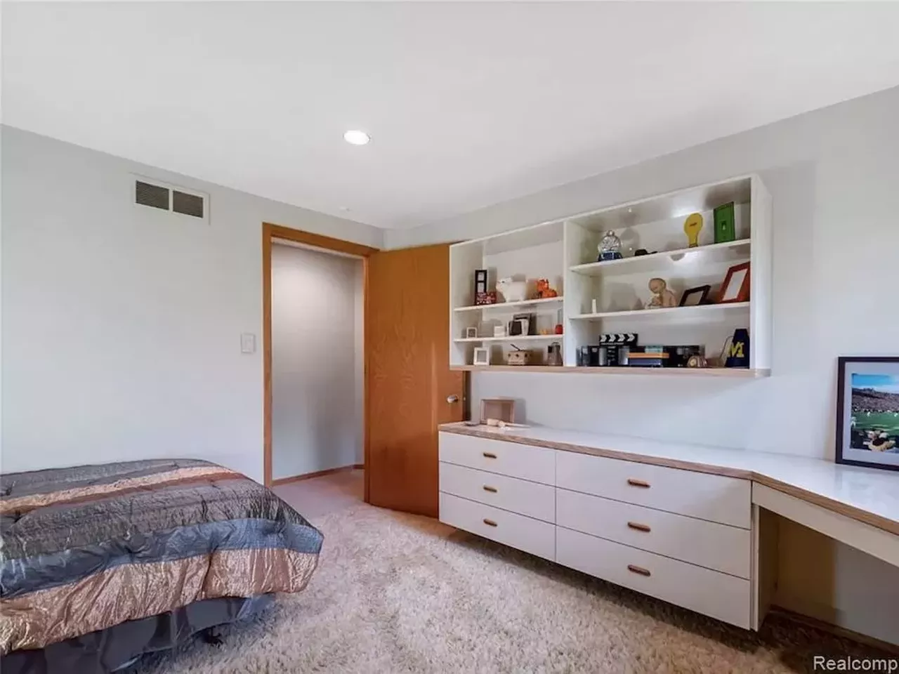 Image: Calling all plant parents &#151;&nbsp;this Franklin home has a solarium for all your leaf-bearing children