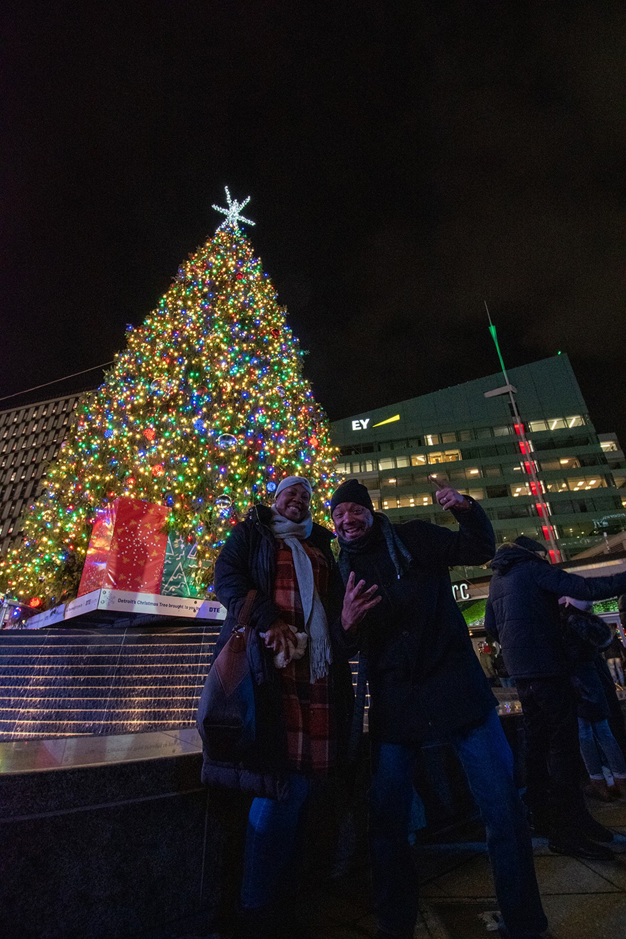 Detroit gets in the holiday spirit with 2022 tree lighting [PHOTOS]