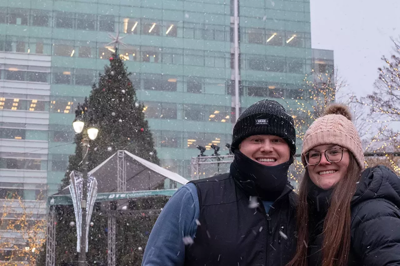 Image: Detroit gets in the holiday spirit with 2022 tree lighting [PHOTOS]