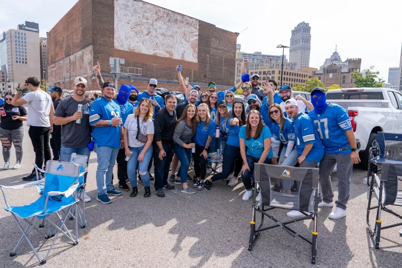 Image: Detroit Lions fans show team spirit at first home game of the season