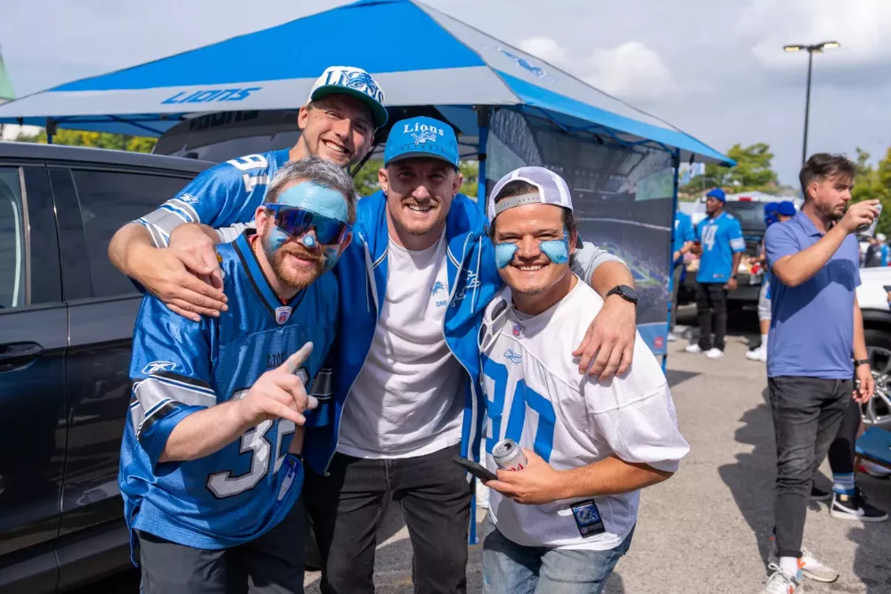 Image: Detroit Lions fans show team spirit at first home game of the season