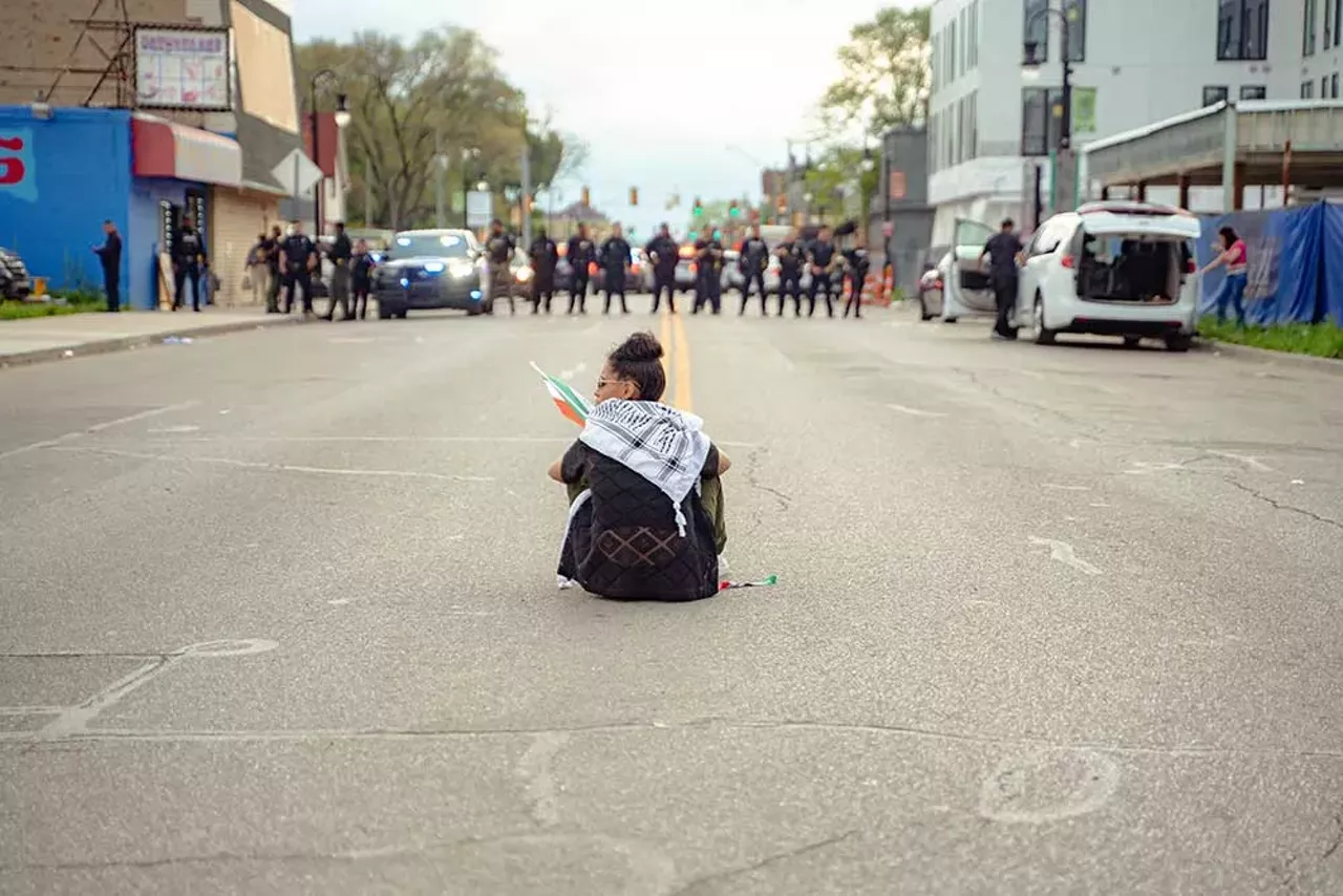 Image: Detroit police scrutinized for heavy-handed tactics at Cinco de Mayo festival