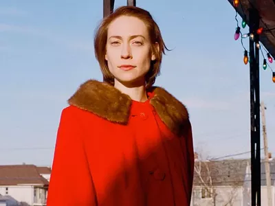 Image: Detroit's Anna Burch drops Carpenters-esque Christmas single just in time to lowkey depress us for the holidays