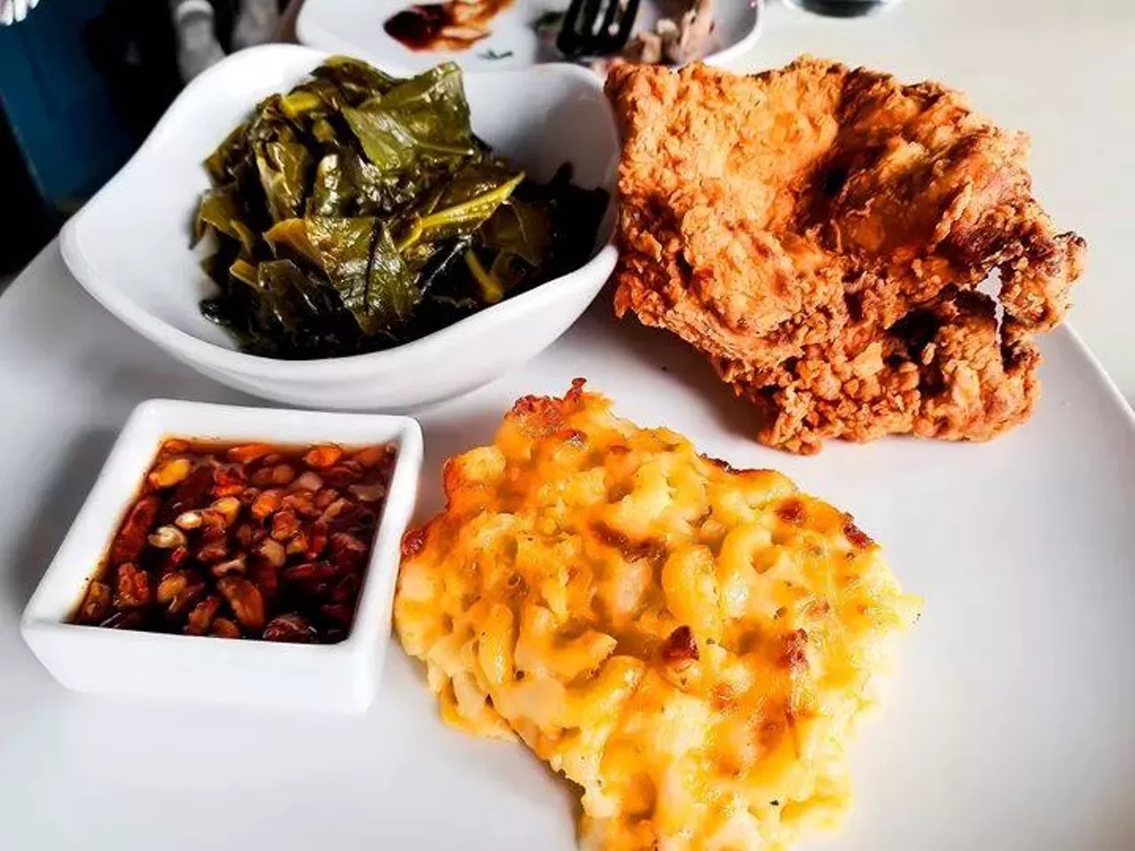 SavannahBlue 1431 Times Sq., Detroit; 313-926-0873; savannahbluedetroit.com Contemporary northern soul food eatery is getting in on the fine-dining curbside action. SavannahBlue is the place to snag sides of collard greens, maple glazed yams, and crab cakes to pair with blackened shrimp farro jambalaya, braised oxtail, southern fried catfish, or St. Louis barbecue ribs.