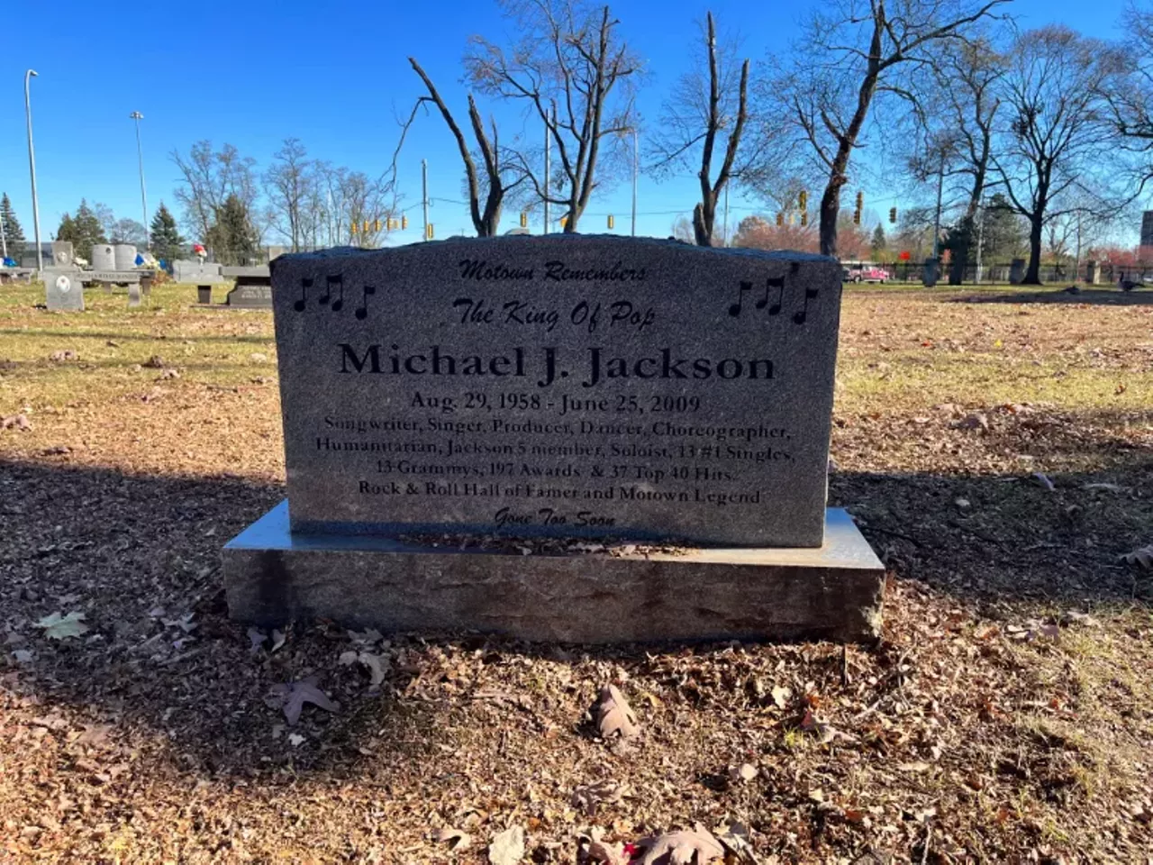 Michael Jackson’s “Grave” Woodlawn Cemetery, Detroit “One of the more unusual Detroit celebrity sites is here at Woodlawn Cemetery; it’s the gravesite of Michael Jackson. Actually, he’s not buried here, but tributes marking his passing are.”