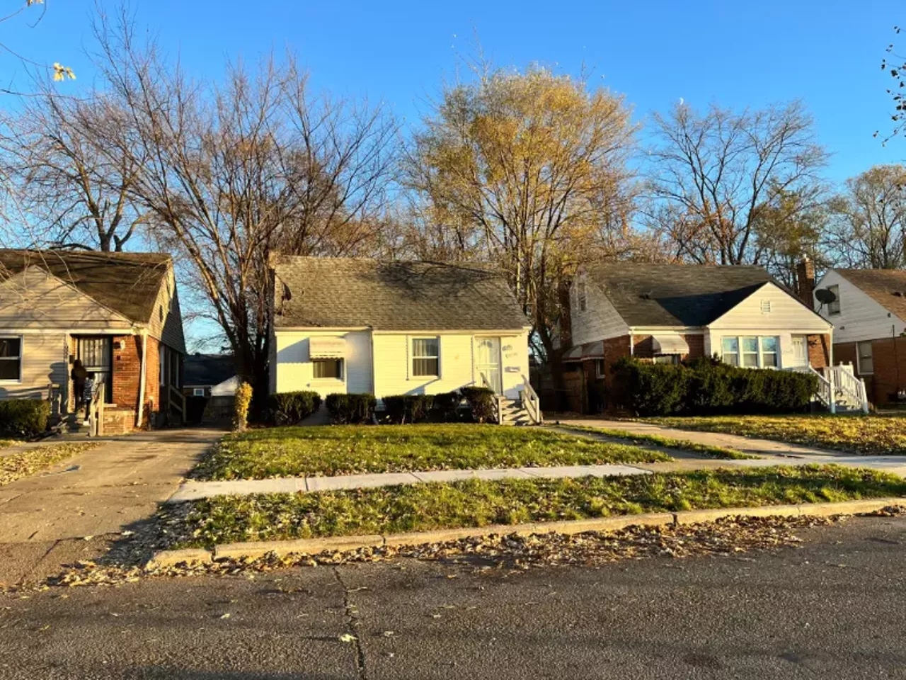 Tom Selleck 10530 Lakepointe St., Detroit “This may be the perfect house for Tom Selleck to show up at to try to peddle the reverse mortgages he hawked on TV. That’s because he lived here until the age of three.”