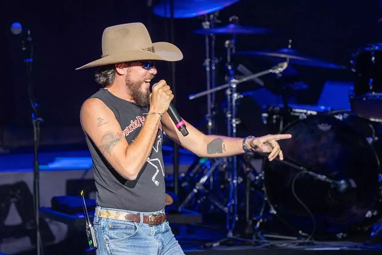 Image: Everything we saw at Bret Michaels’s ‘Parti-Gras 2.0’ tour