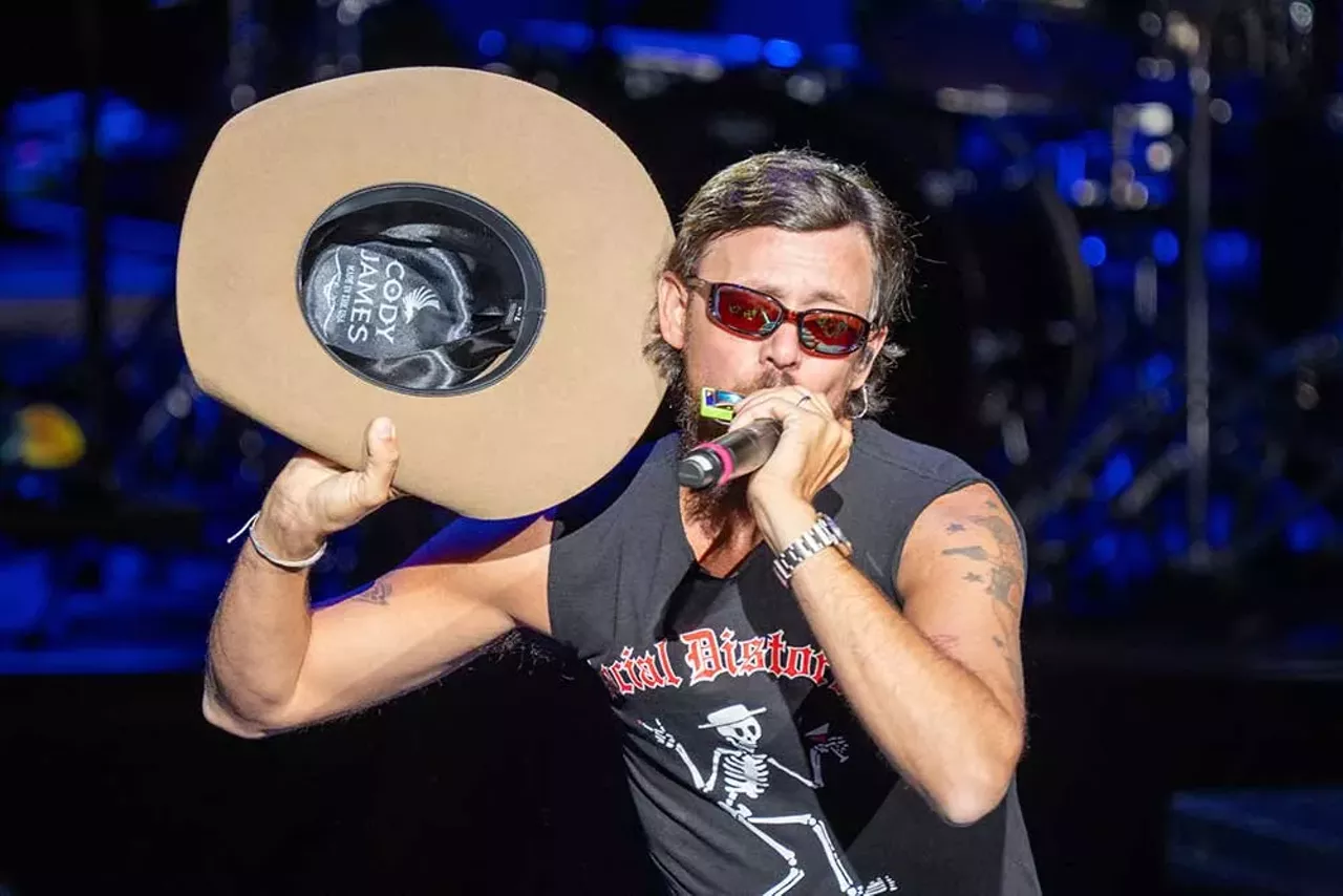 Image: Everything we saw at Bret Michaels’s ‘Parti-Gras 2.0’ tour