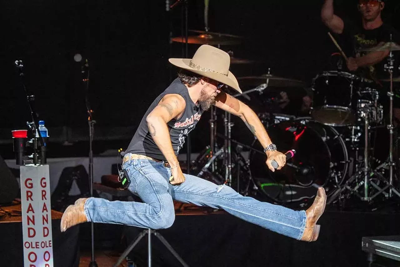 Image: Everything we saw at Bret Michaels’s ‘Parti-Gras 2.0’ tour
