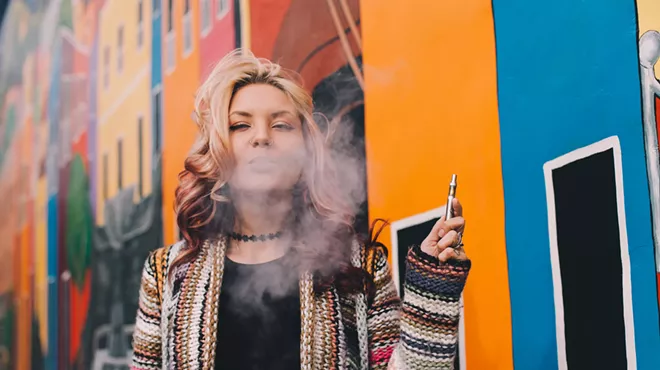 Image: Fewer vaping injuries reported in states with legal weed, according to study