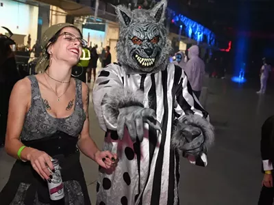 “Get your claws off my White Claw!”