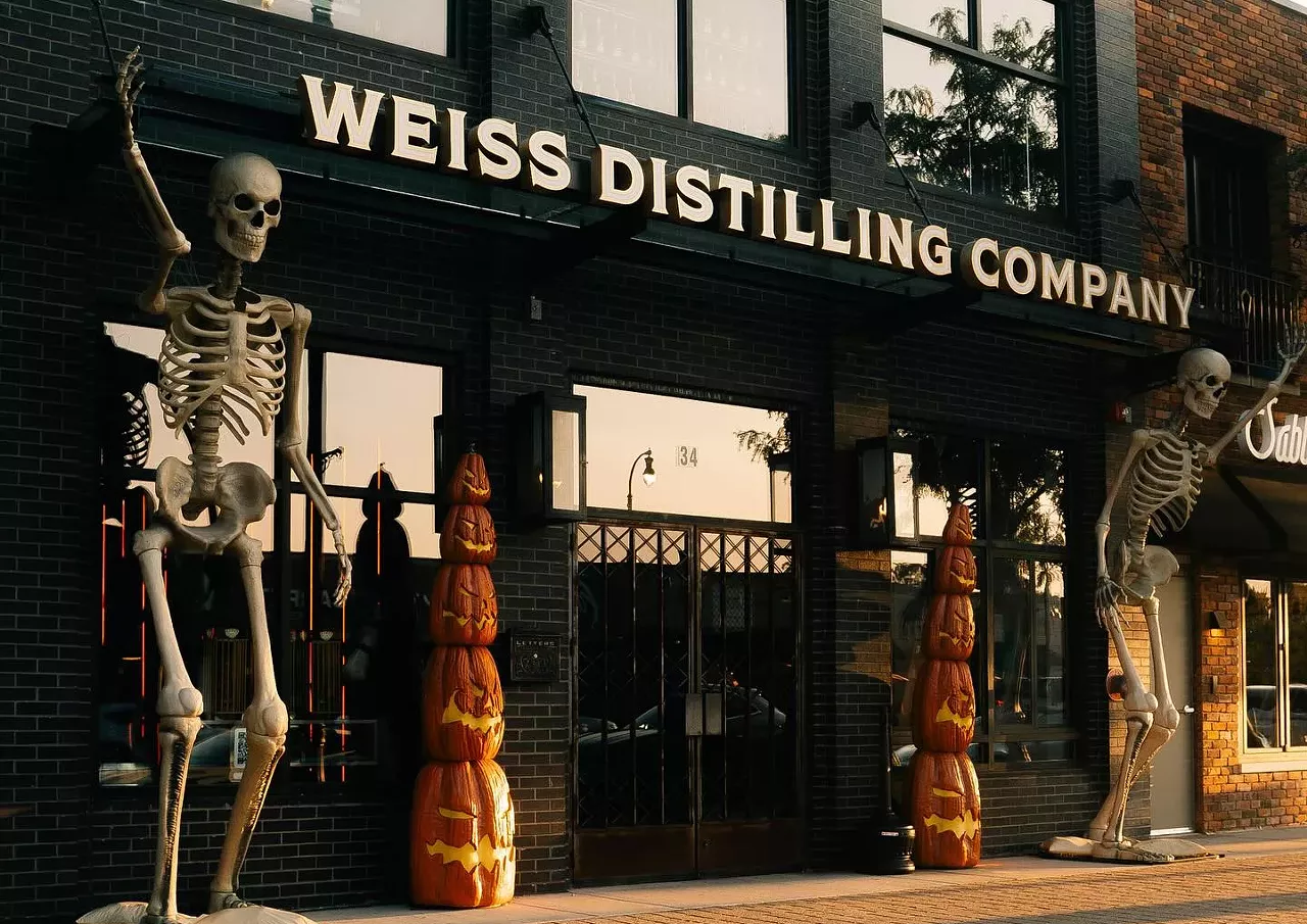 HaloWeiss III Through Oct. 31; Weiss Distilling Co., 34 E. 14 Mile Rd., Clawson; thewdc.com Weiss Distilling Co. is bringing back HaloWeiss for a third year in a row. This year is introducing 31 new creepy cocktails, served in everything from cauldrons to pumpkins and skulls. Plus, the atmosphere is decked out with creepy decorations, making it a great spot to enjoy a unique drinking experience throughout October.