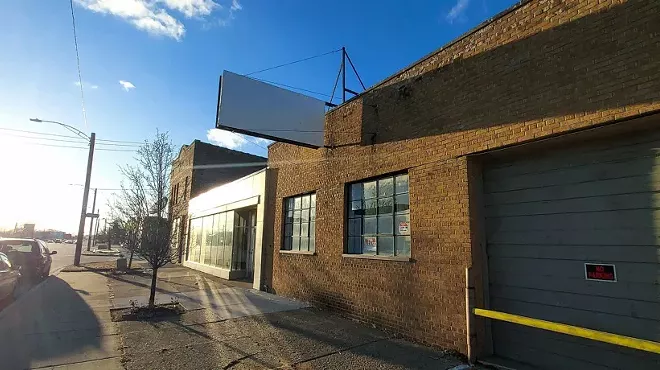 Image: He wanted to clean up a building in Detroit. Then the city ‘stole’ his large sign. (2)