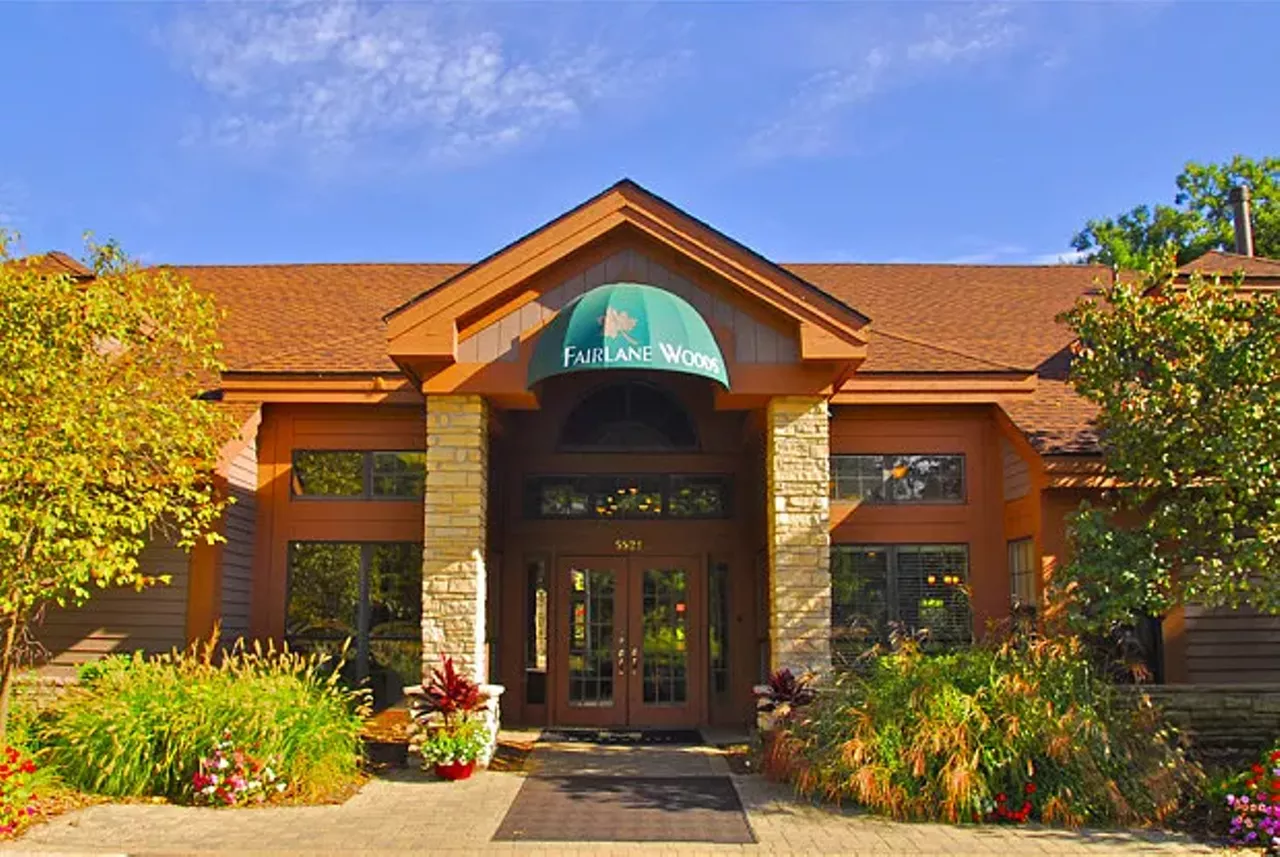 Fairlane Woods Apartments: 