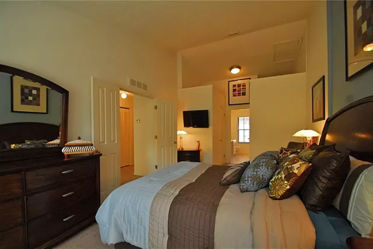 Fairlane Woods Apartments: 