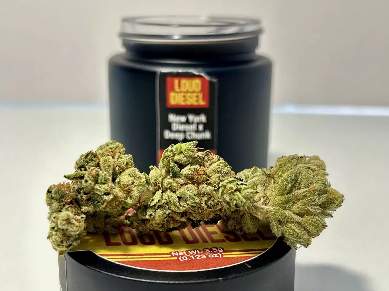 Mi Loud’s Loud Diesel is a cross of New York Diesel and Deep Chunk.