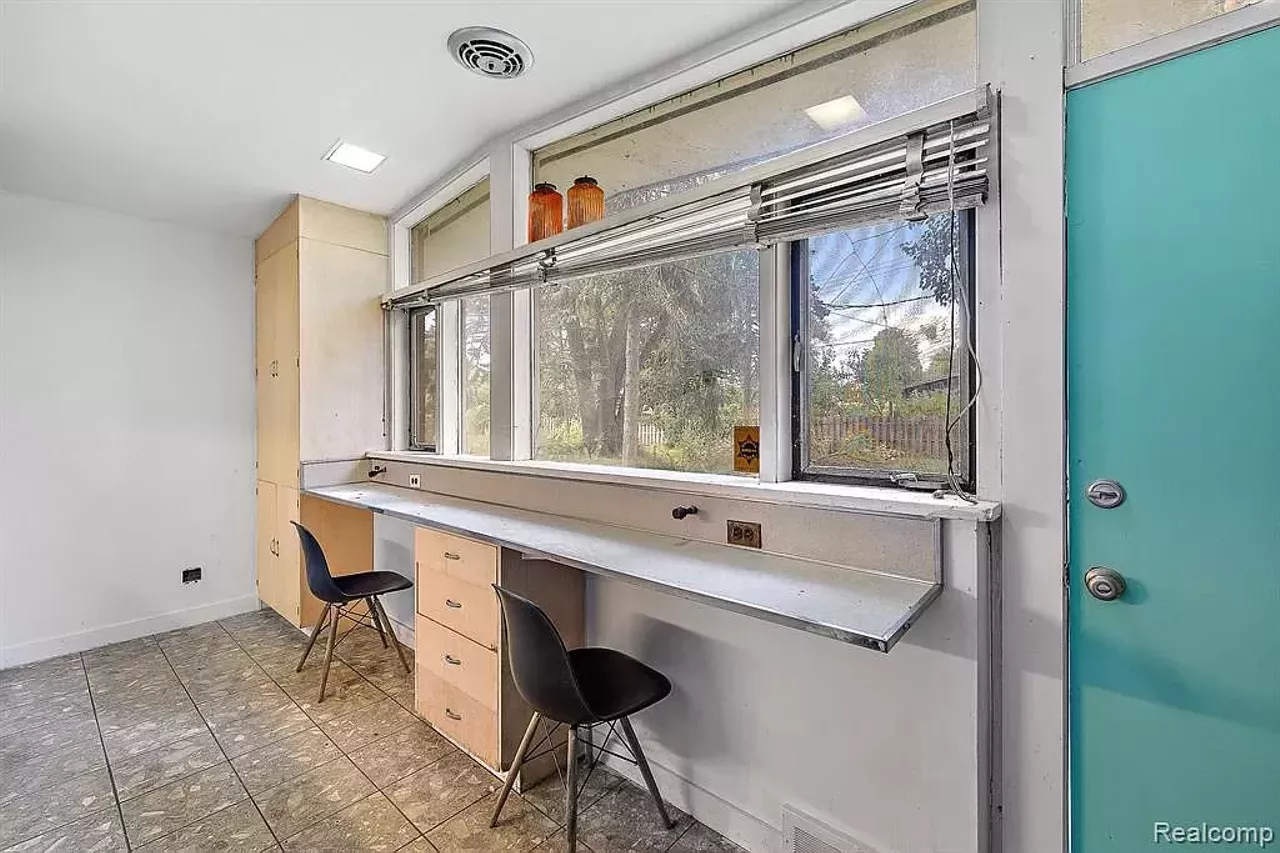Image: Humble former Detroit dentist office designed by World Trade Center architect Minoru Yamasaki is for sale for $95k