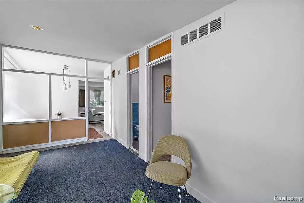 Image: Humble former Detroit dentist office designed by World Trade Center architect Minoru Yamasaki is for sale for $95k