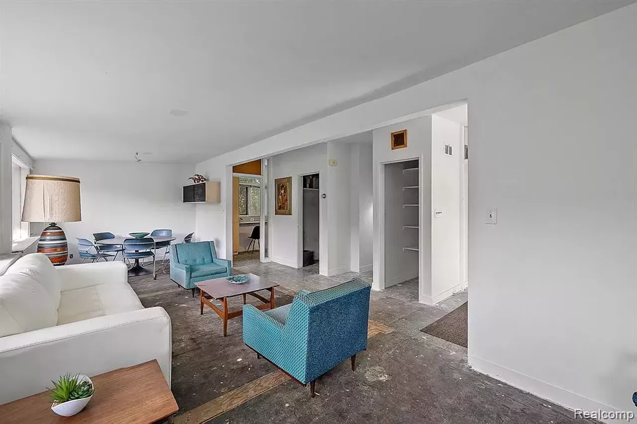 Image: Humble former Detroit dentist office designed by World Trade Center architect Minoru Yamasaki is for sale for $95k