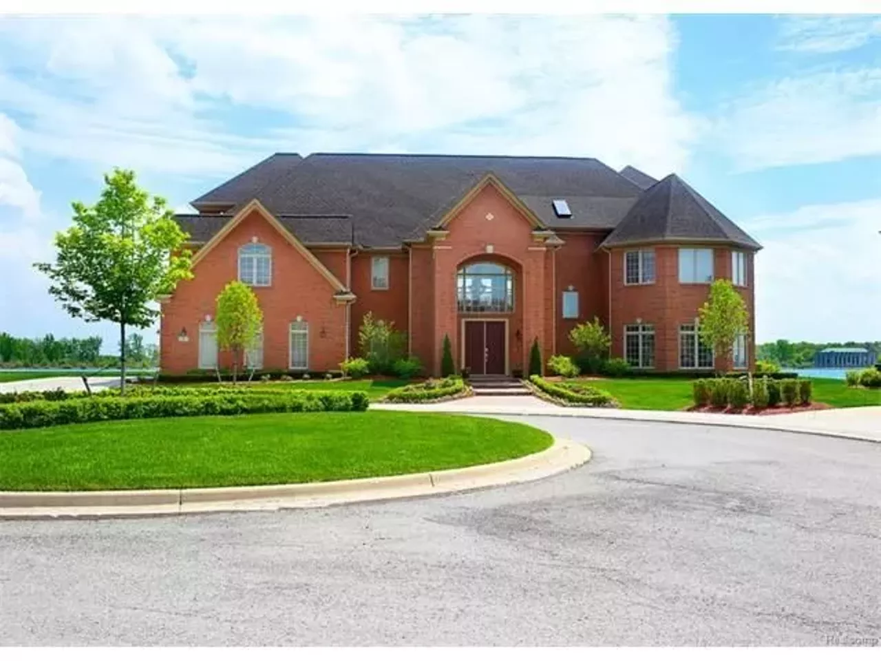  2 Sand Bar Ln Asking price: $2.5 million 6 beds | 5 full baths, 3 half baths An elevator, a boat lift, your own personal boardwalk overlooking the Detroit River and Belle Isle? What more could you ask for?