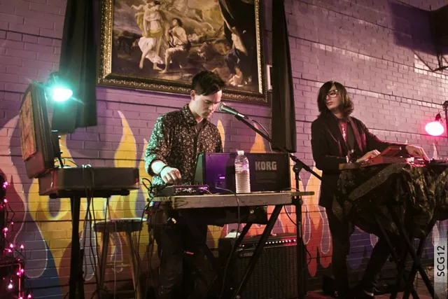 It's a change from his last band: Keyboardist Michael Mars shares in the spotlight with with slide guitarist Stefan Carr.
