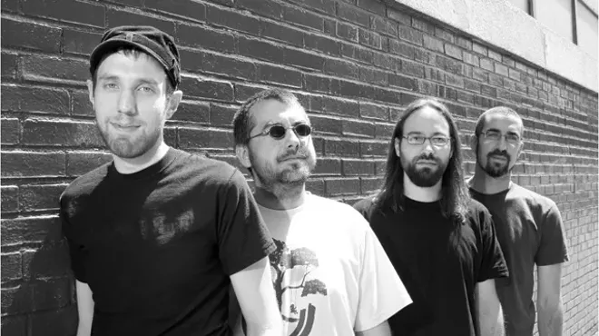 Pitom: Klezmer meets Queens of the Stone Age.
