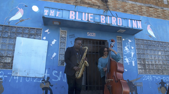De’Sean Jones and Marion Hayden performing outside of the historic Blue Bird Inn on April 24.
