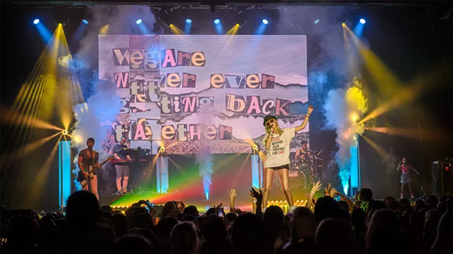 Image: Let's Sing Taylor