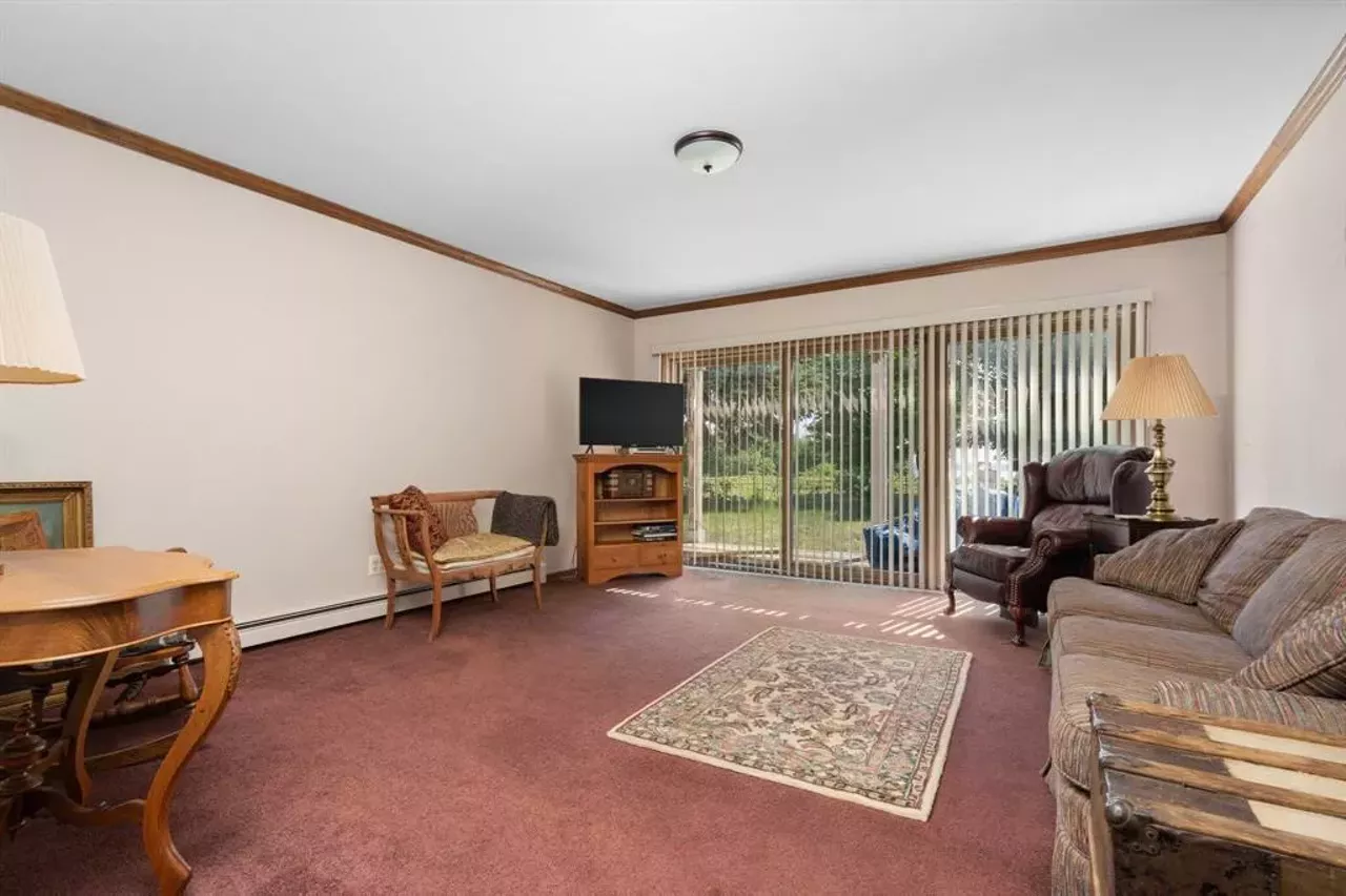 10343 E Hilltop Rd, Suttons Bay, MI 49682