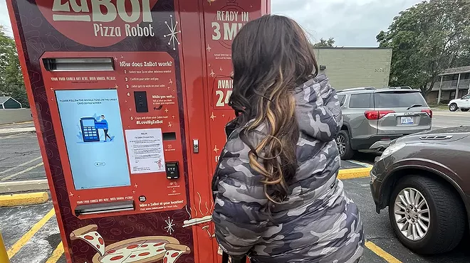 Metro Detroit has a pizza-making robot