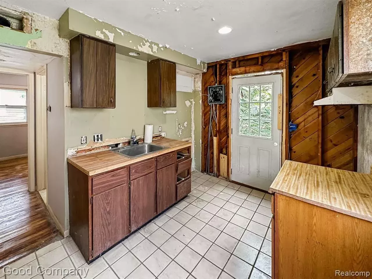 Image: Metro Detroit house listed at just $1