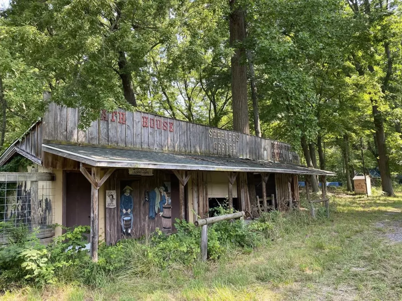 Image: Michigan's abandoned Deer Forest Fun Park is up for auction &#151; let's take a tour