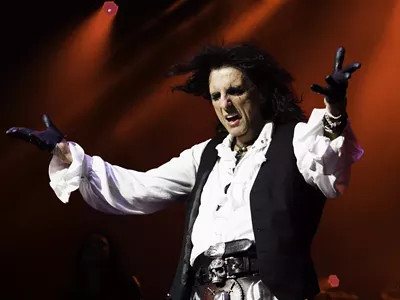 Alice Cooper performing at DTE Energy Music Theatre, 2019.