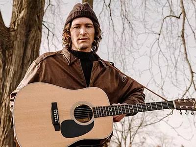 Image: Songwriter Shane Firek says farewell to the Ferdy Mayne (2)