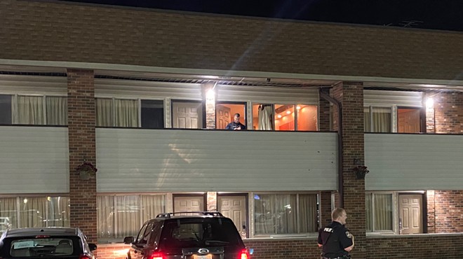 Barricaded gunman found dead inside St. Clair Shores motel