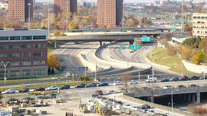 Image: Whitmer requests federal funds to fix the damn I-375, citing its racist legacy (2)