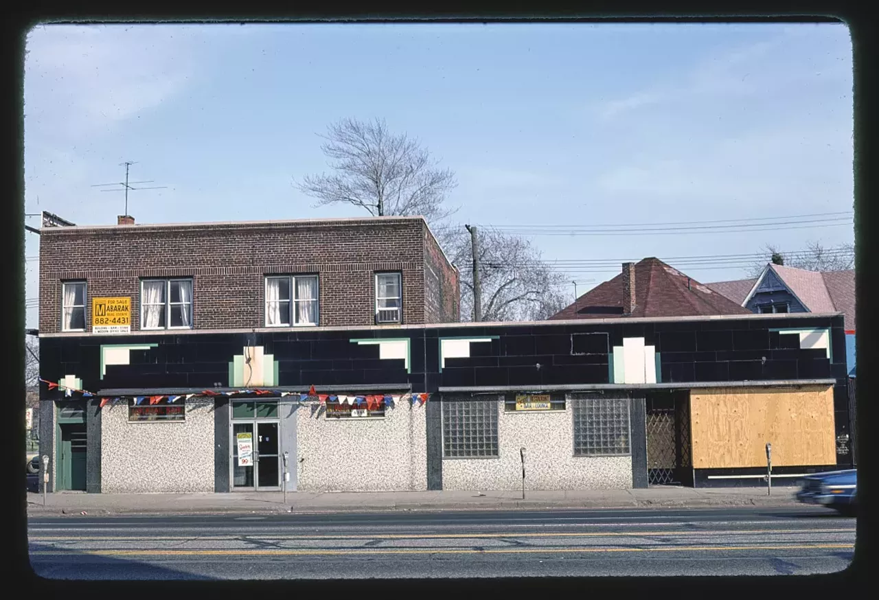 Grand Restaurant, 6536 Gratiot, Detroit, Michigan (1976) Photo via John Margolies Roadside America Photograph Archive