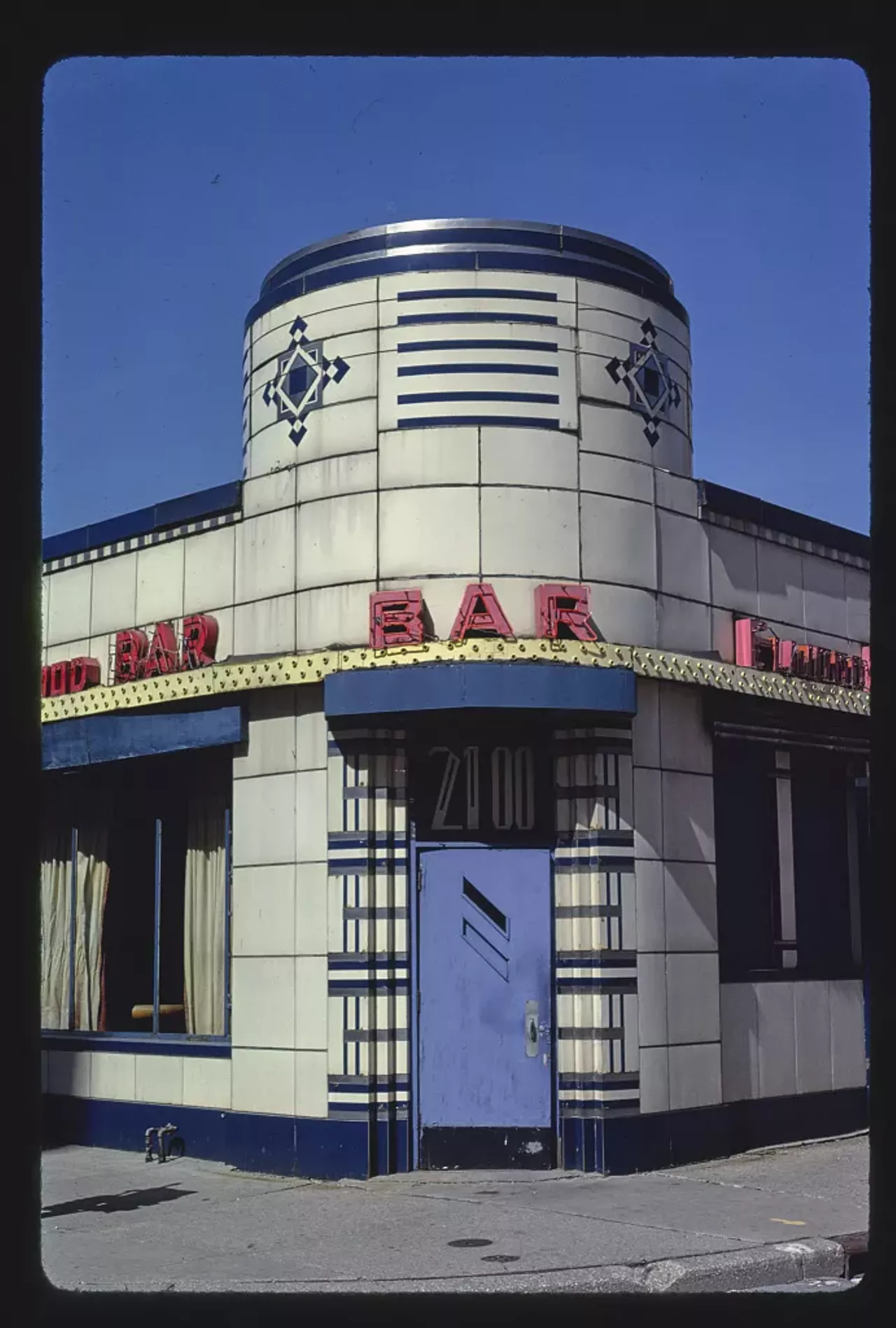 Elwood Bar, entrance detail, closer overall view, 200 Woodward Avenue, Detroit, Michigan (1978) Photo via John Margolies Roadside America Photograph Archive