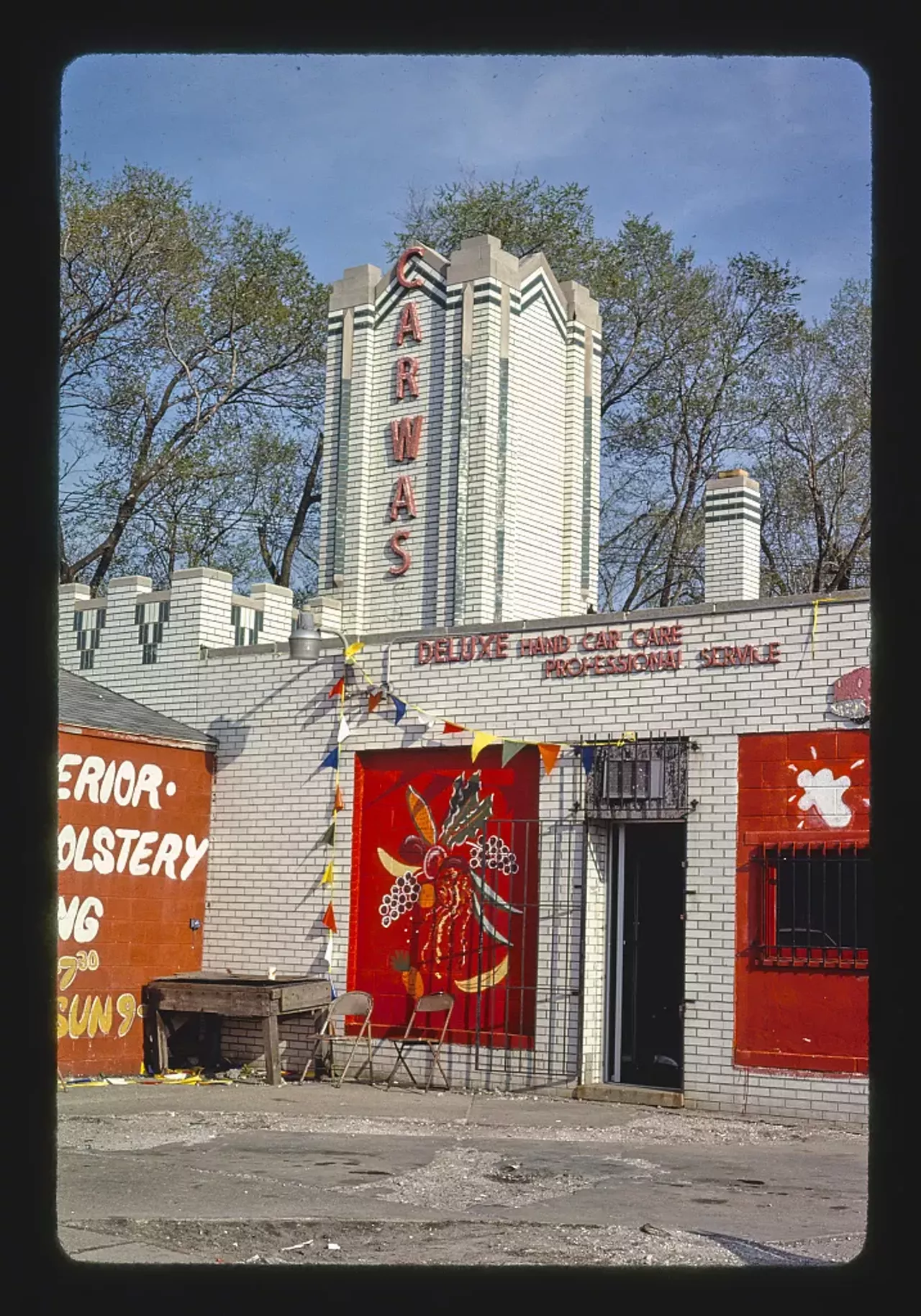 Carwash, Detroit, Michigan (1986) Photo via John Margolies Roadside America Photograph Archive