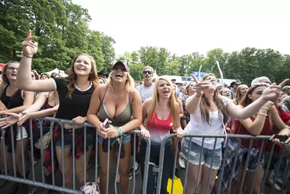 Image: Photos: 99.5 WYCD's Hoedown w/Brad Paisley & Chris Young @ DTE
