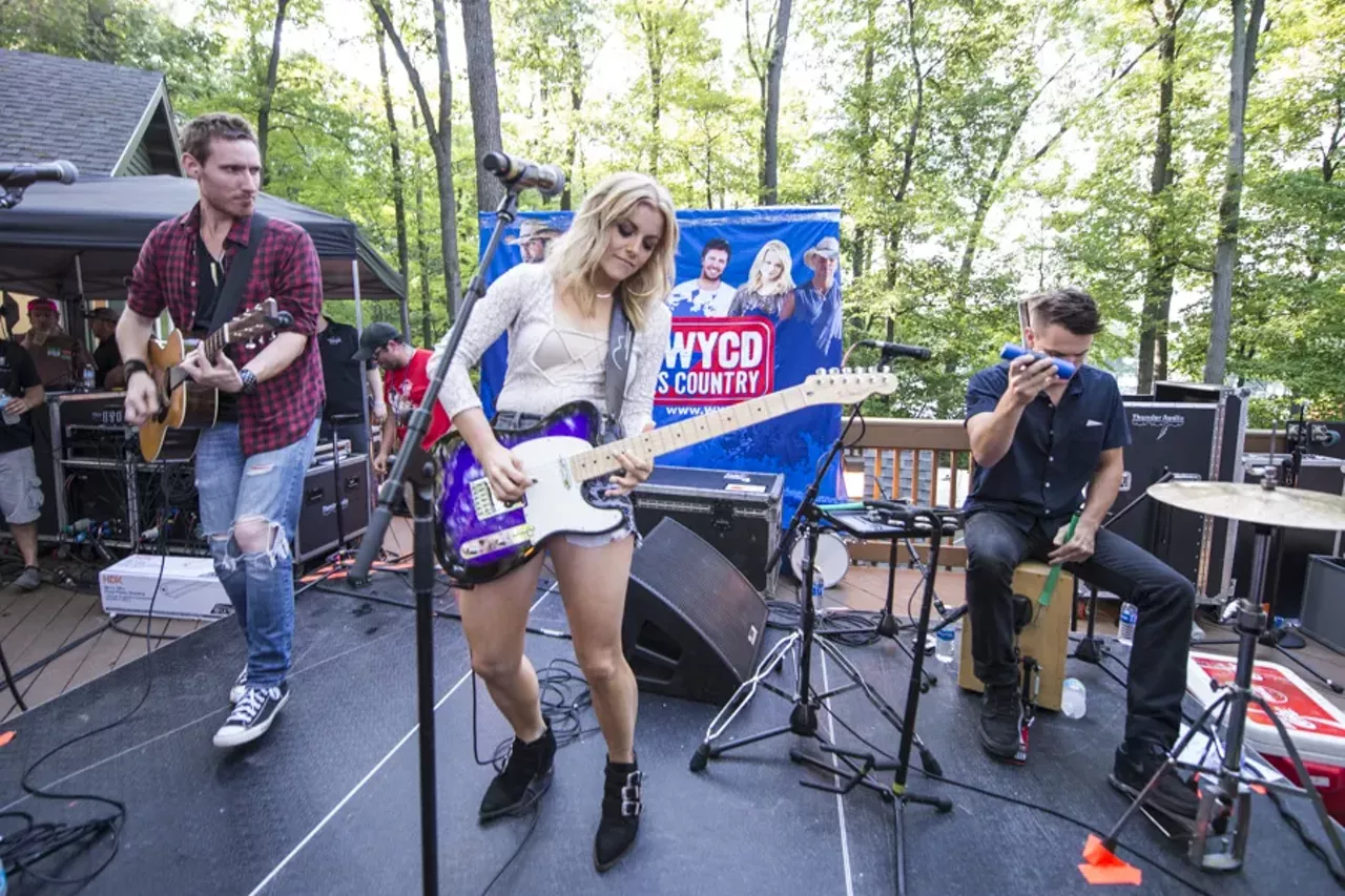 Image: Photos: 99.5 WYCD's Hoedown w/Brad Paisley & Chris Young @ DTE